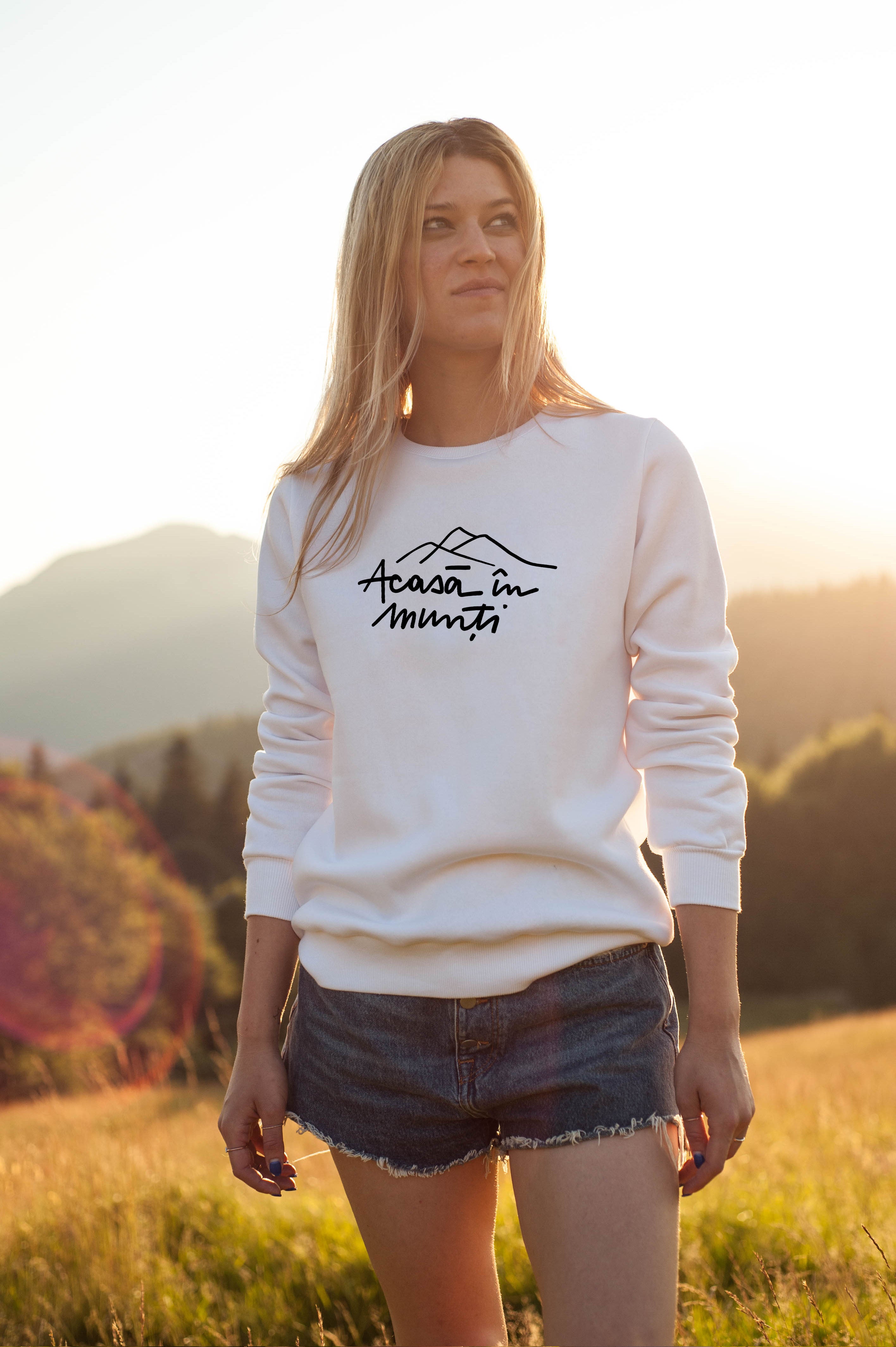 ACASA IN MUNTI Sweatshirt